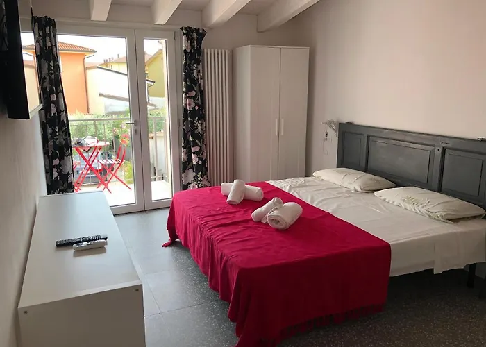 فندق مبيت وإفطار Corte Del Garda 4*