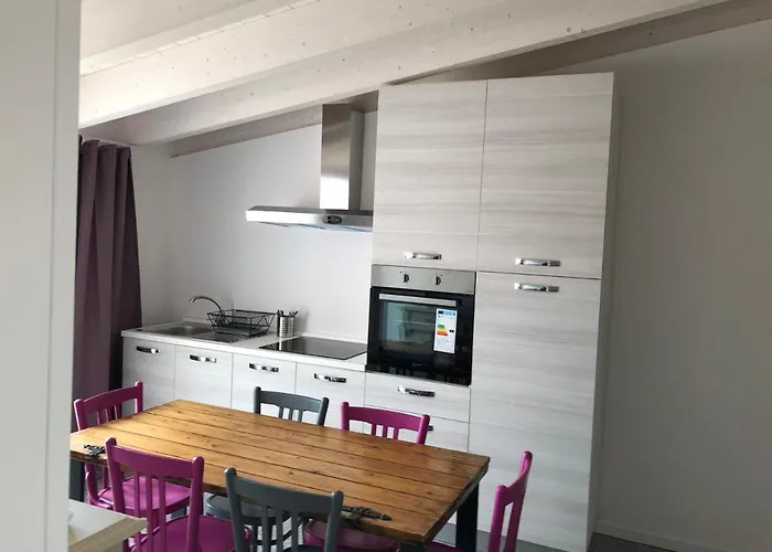 Corte Del Garda 4* كاستلْنْيوفو ديل غارد