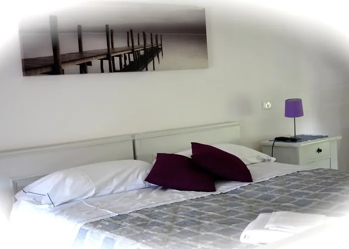 فندق مبيت وإفطار Corte Del Garda
